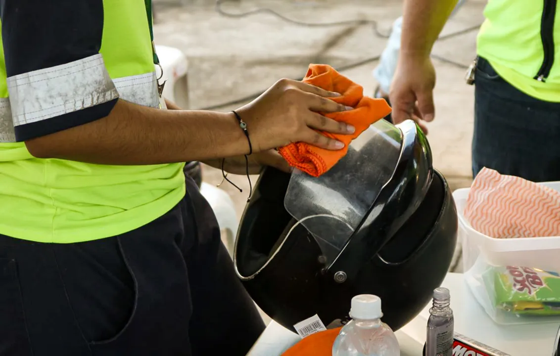 O evento realizou palestras de conscientização, limpeza de capacetes e instalação de antenas anti cerol