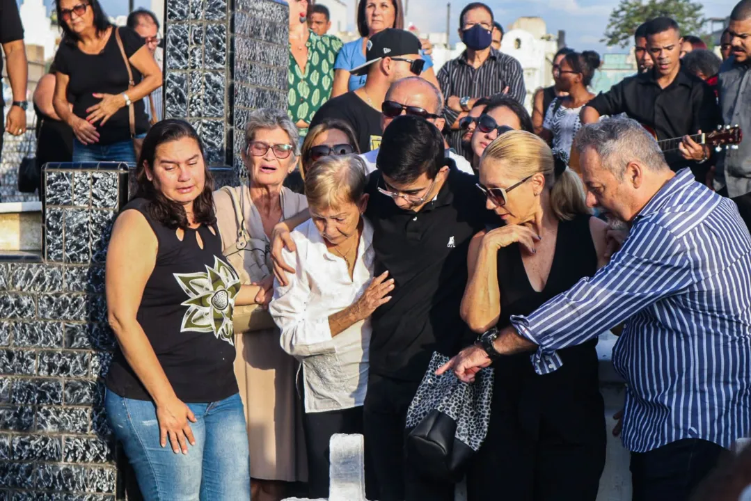 Familiares deram o último adeus a Vinícius Witeze