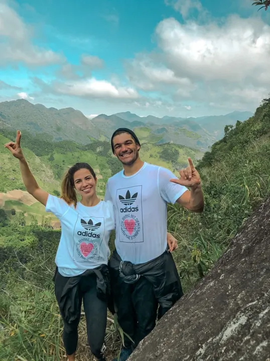 A jornalista Verônica Souza e o atleta Bruno Leal preferem estar em meio a natureza