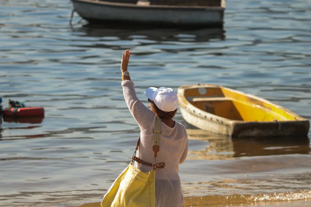 Imagem de São Pedro Barqueata Procissão fiéis fé igreja jurujuba