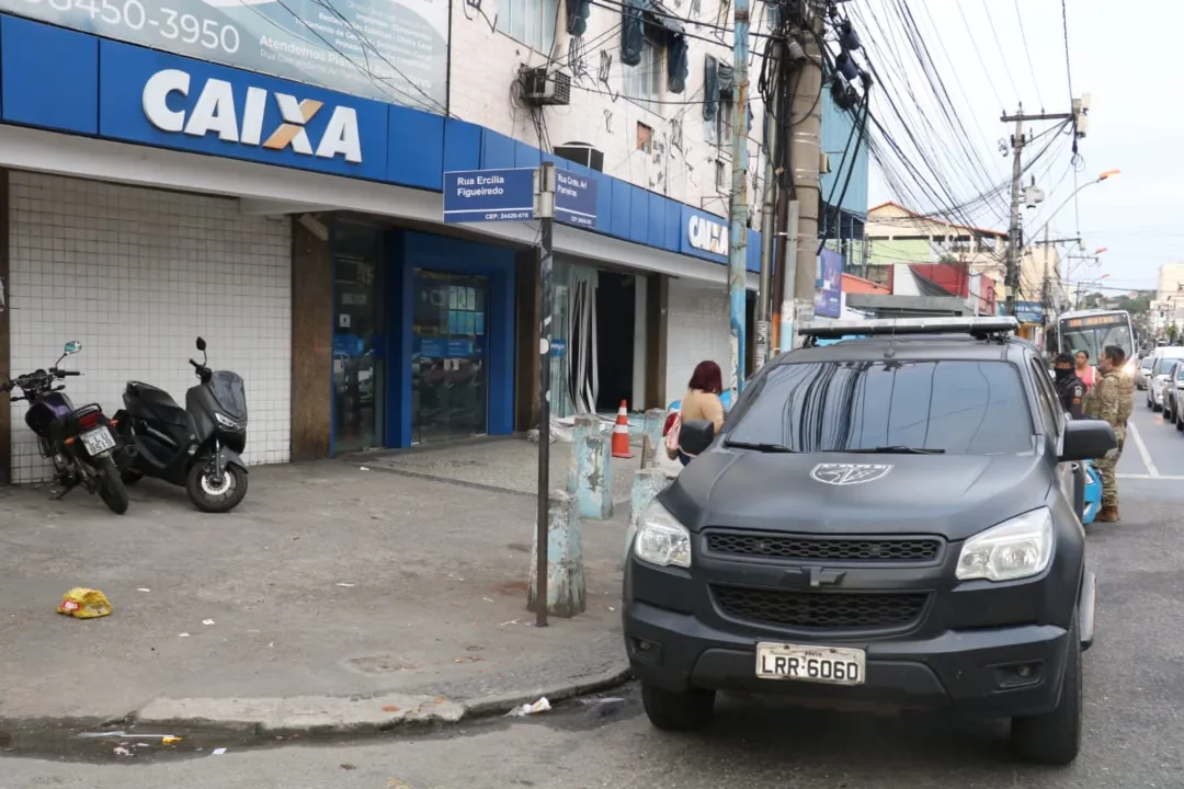 Criminosos explodiram agência da Caixa Econômica em São Gonçalo