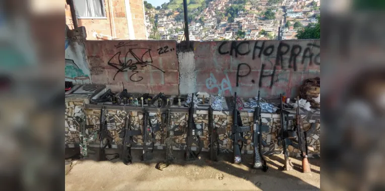 Apreendido arsenal de guerra que seria entregue no Complexo da