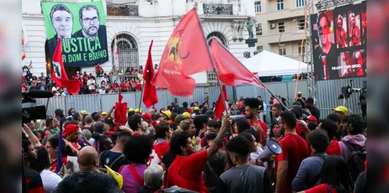 Ato político de Lula leva multidão ao Centro do Rio