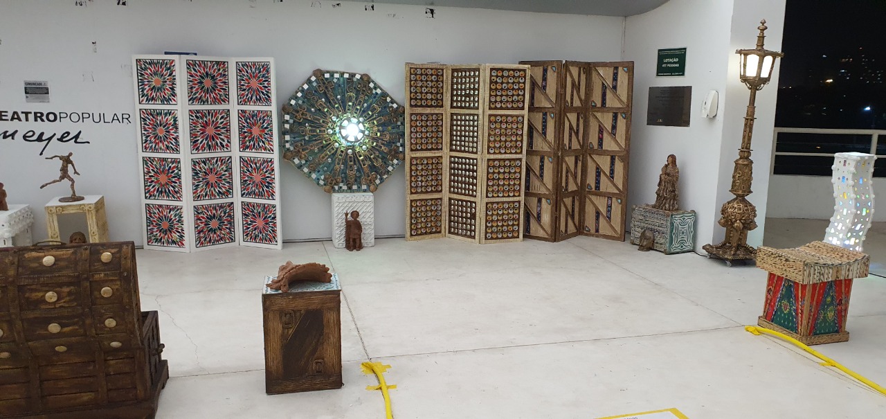 Imagens do artista foram expostas no Teatro Popular Oscar Niemeyer