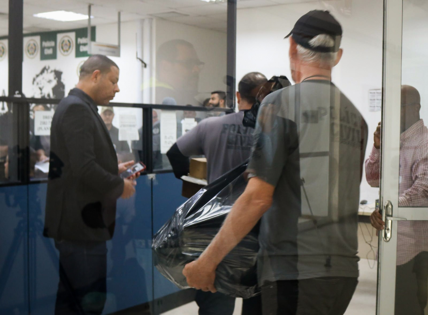 Operação contra ladrões de carros termina com 20 presos