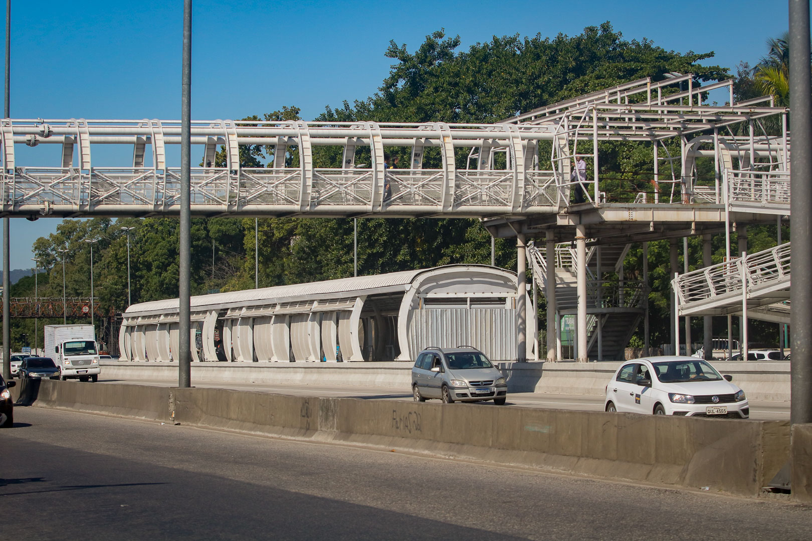 BRT Transbrasil: Quatro anos de atraso e reclamações