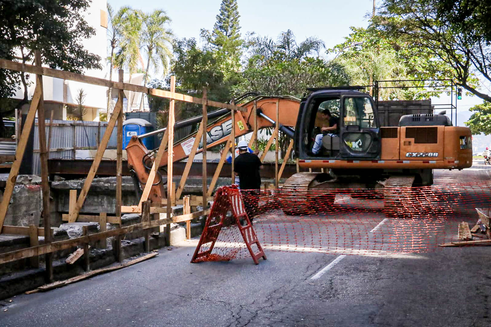Motoristas enfrentam engarrafamento no trecho