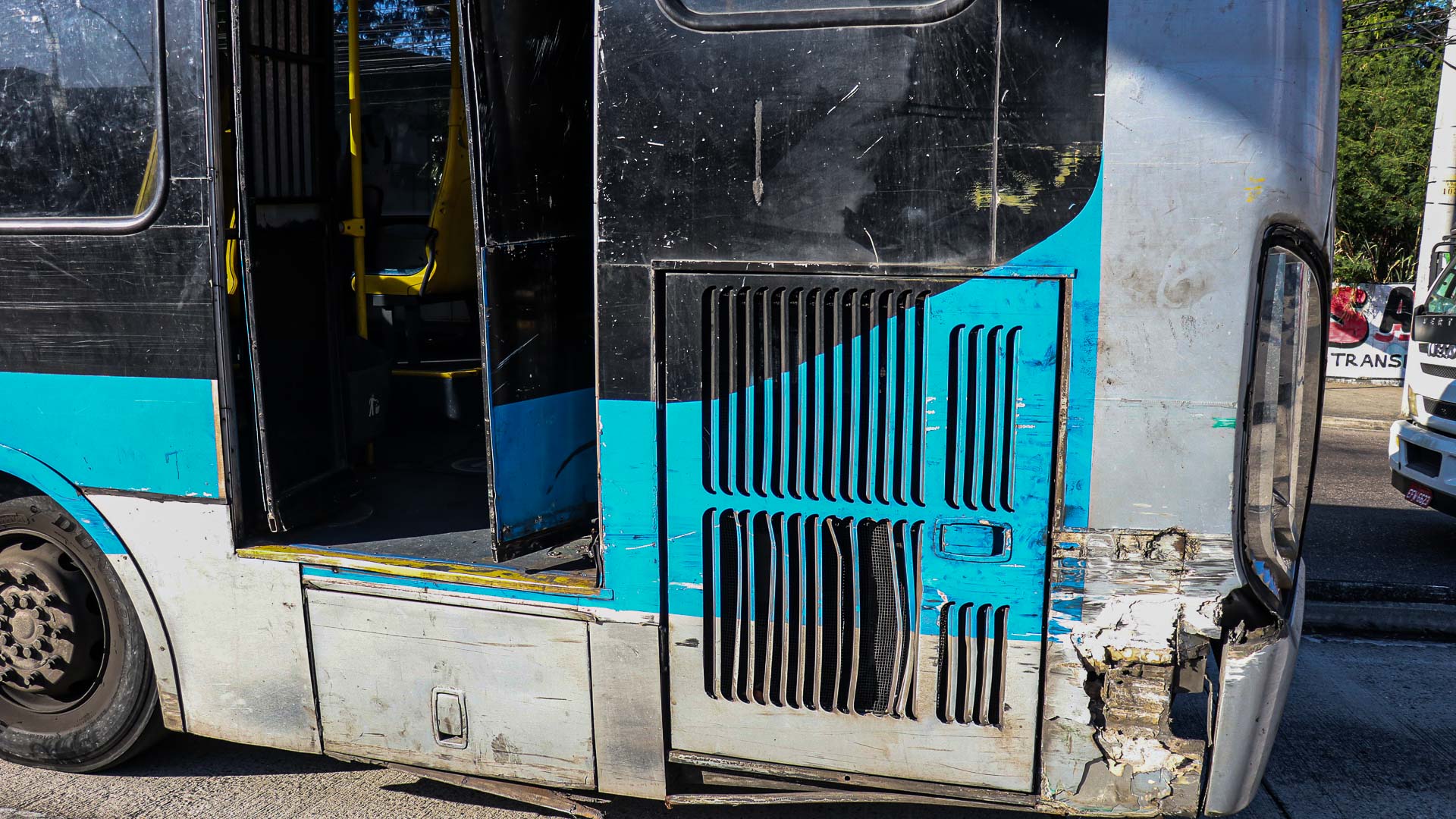 Mais um dia de caos no BRT: 'Portas não fecham', lamenta usuária