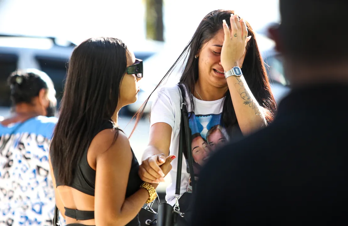 Enterro de Letícia, morta em Piratininga, Niterói