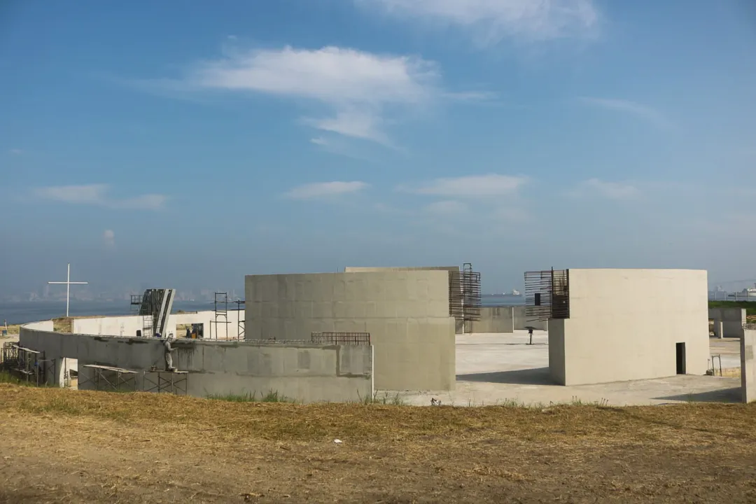 Construção da Catedral no Caminho Niemeyer, em Niterói