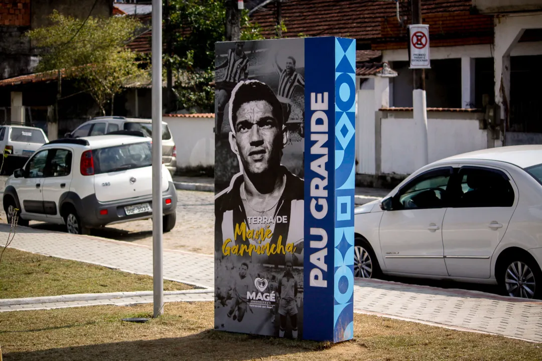 Placa em homenagem a Mané Garrincha, Pau Grande - Magé