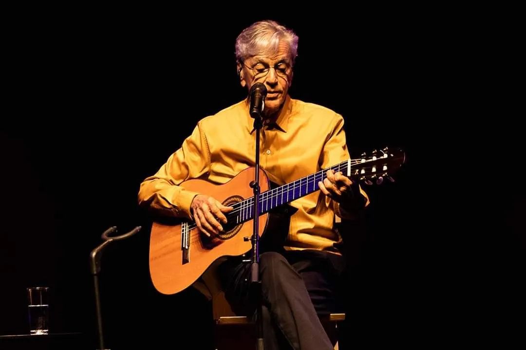 Caetano Veloso 80 anos: cantor comemora com show em família