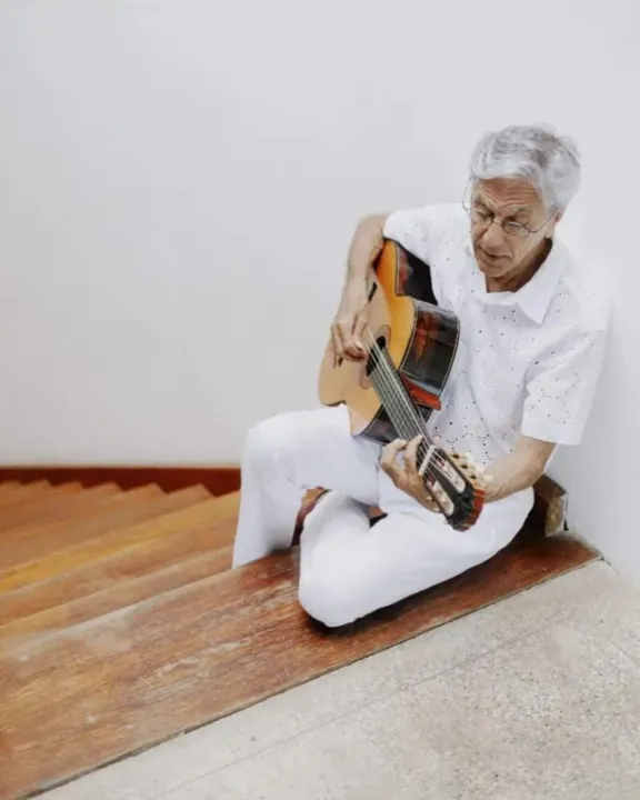 Caetano Veloso 80 anos: cantor comemora com show em família