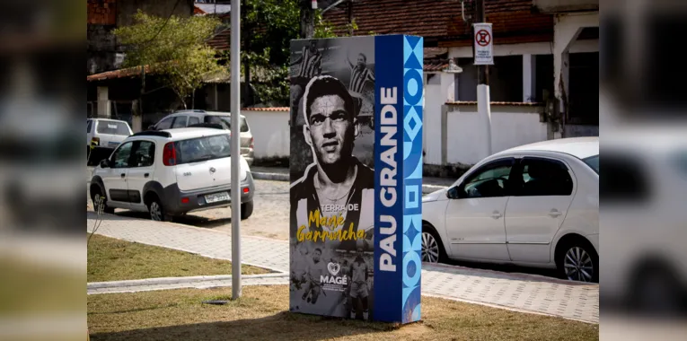 Placa em homenagem a Mané Garrincha, Pau Grande - Magé