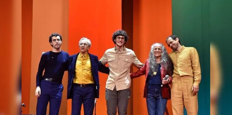 Caetano Veloso 80 anos: cantor comemora com show em família