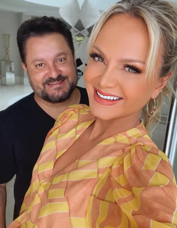 Edy Glamour com a apresentadora Eliana