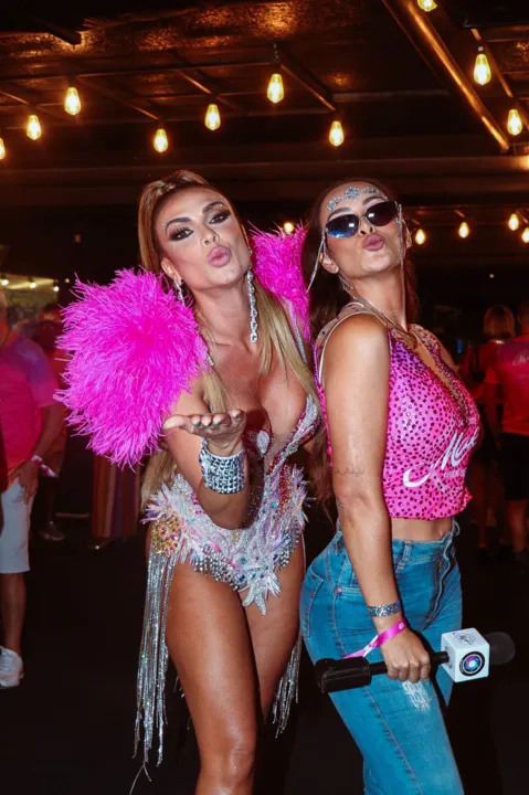 Nicole Bahls e Carol Nakamura