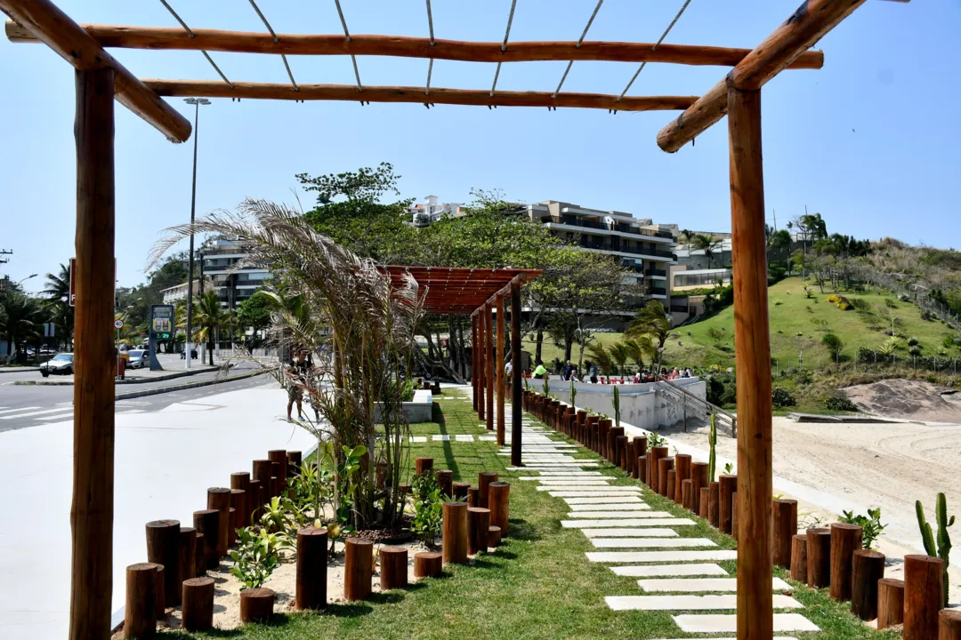 Praia de Niterói ganha novo visual; veja como ficou