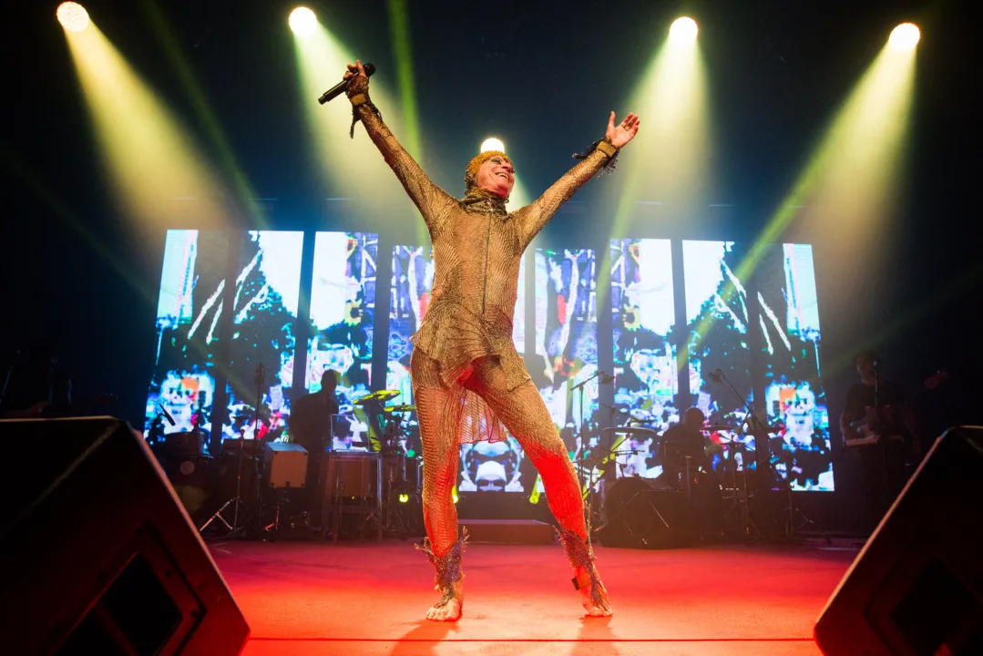 Cantor retorna com show de interpretações de Raul Seixas, Fagner, Caetano Veloso e Beto Guedes