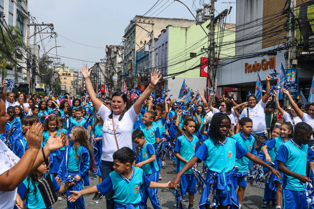 Desfile Cívico em São Gonçalo movimenta ruas