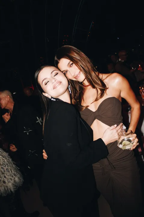 Selena Gomes e Hailey Bieber 