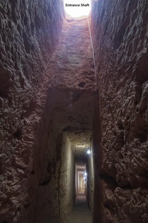 Túnel descoberto por arqueólogos 