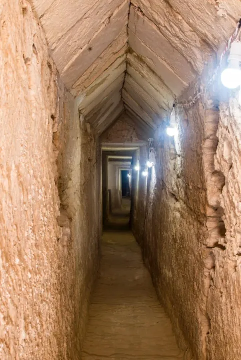 Túnel descoberto por arqueólogos 