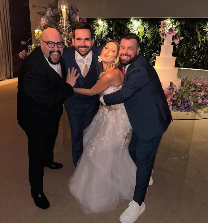 Thiago Abravanel no casamento de Dani Calabresa