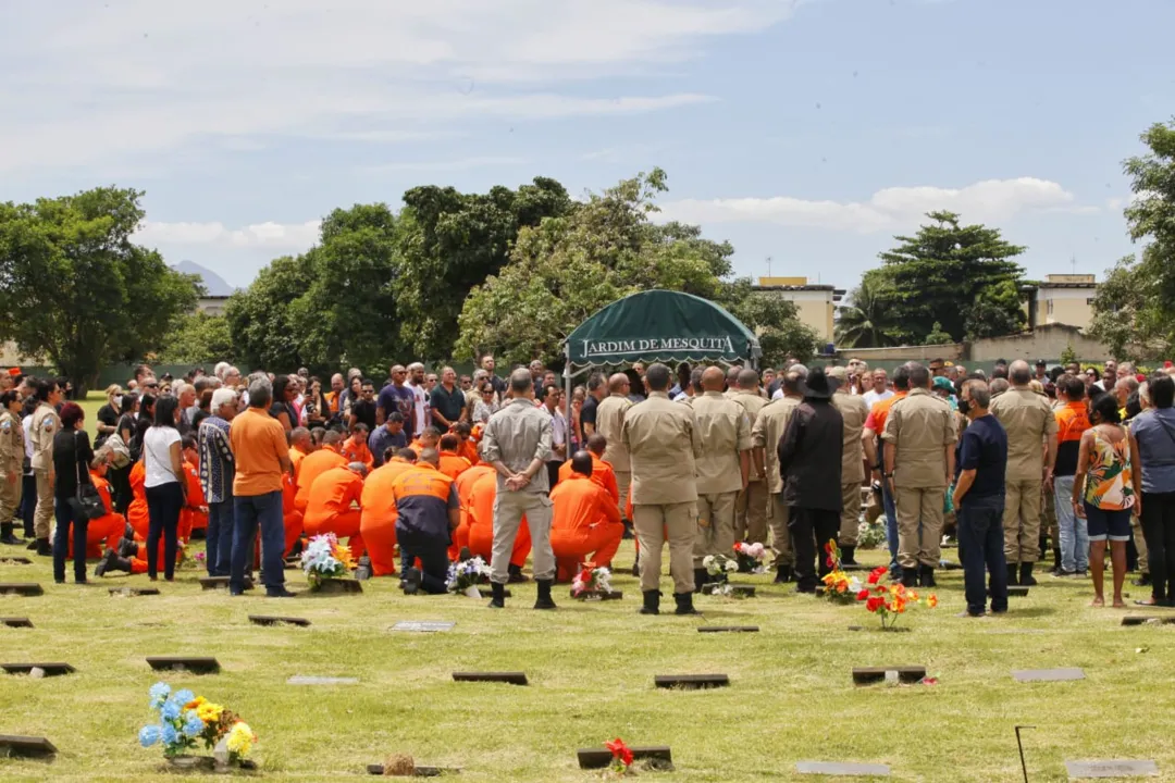 Amigos de igreja fazem culto em despedida de major dos Bombeiros