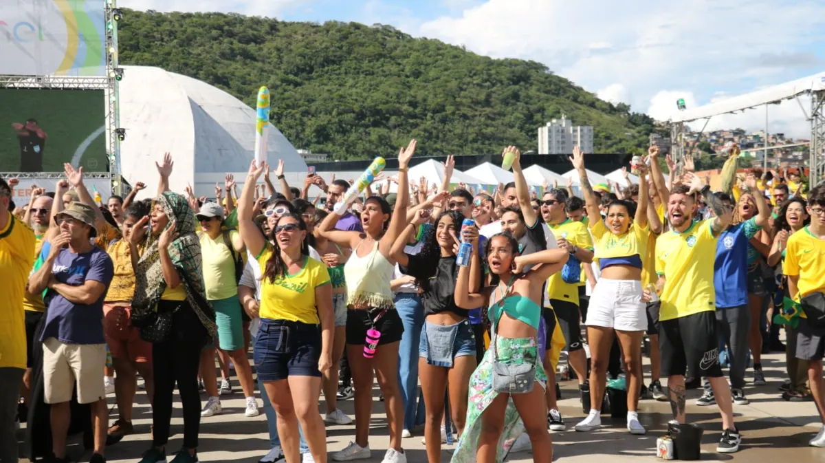 Primeiro tempo morno deu lugar à euforia do gol 