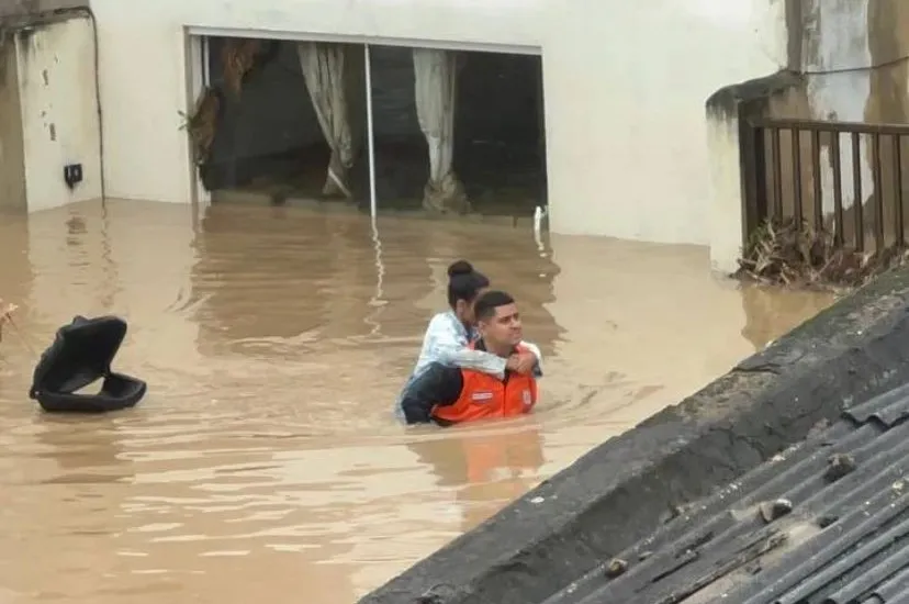 Cidade está tentando se reerguer após fortes chuvas