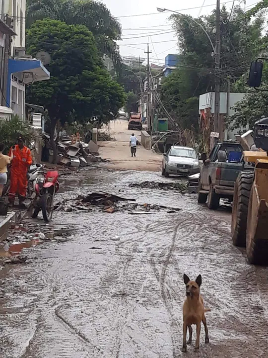 Cidade está tentando se reerguer após fortes chuvas