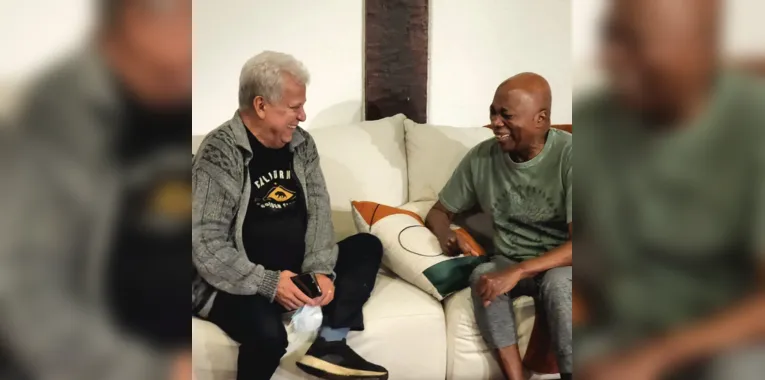 Com o amigo e parceiro Márcio Borges, fundadores do Clube da Esquina, álbum considerado um dos melhores da música brasileira