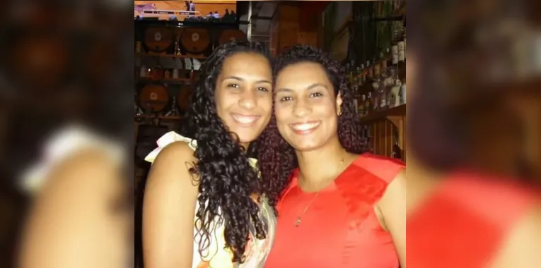 Anielle (esquerda) e a irmã, Marielle, executada a tiros em março de 2018