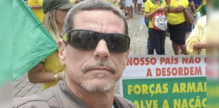 O ex-BBB é um artista plástico baiano e apoiador ferrenho do ex-presidente, Jair Bolsonaro