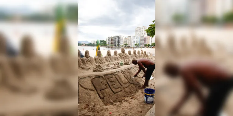 Escultura de areia na praia de Icaraí