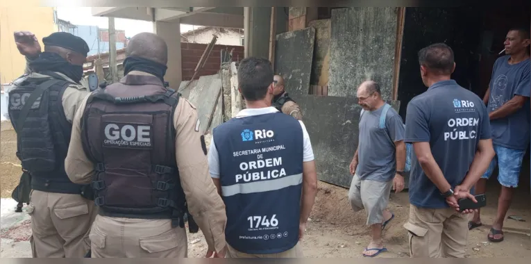 Construção irregular de 10 andares é demolida na Zona Sul do Rio