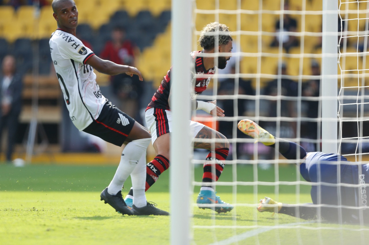 Vencer, vencer, vencer! Mengão é tricampeão da Libertadores
