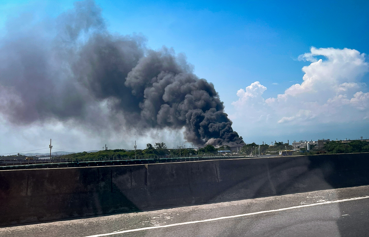 As imagens foram registradas pelas pessoas que passavam