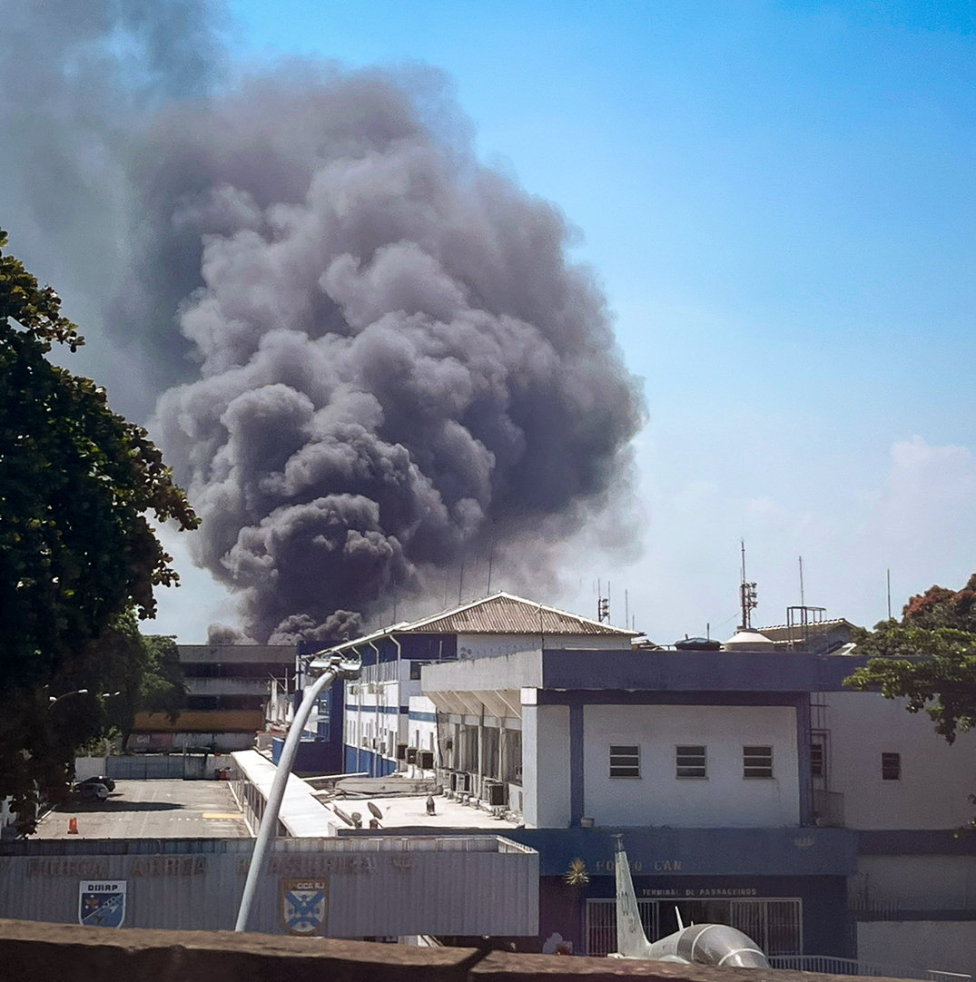 As imagens foram registradas pelas pessoas que passavam