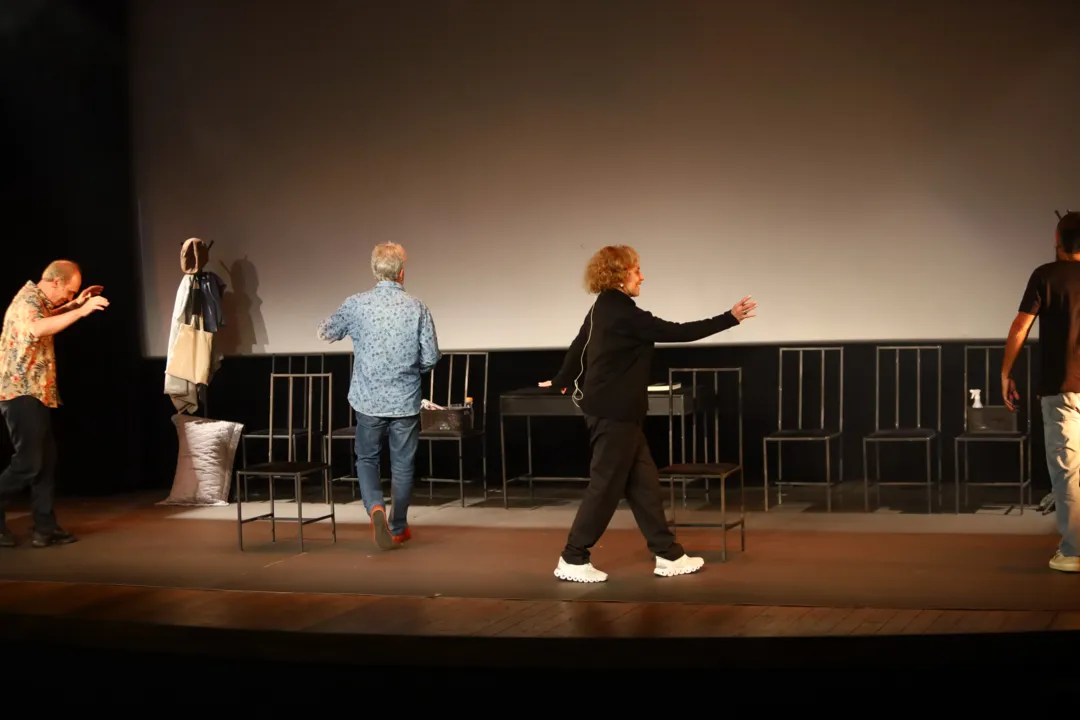 Arlete Salles encena comédia com filho e neto em teatro de Niterói