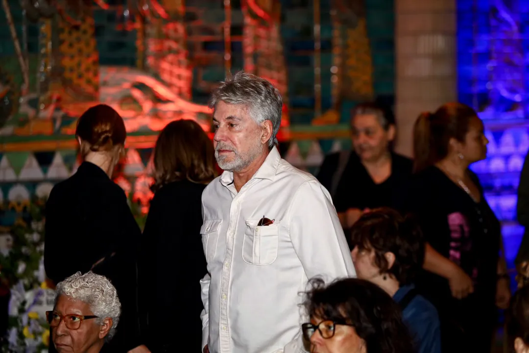 Amigos se despedem de Aracy Balabanian no Rio