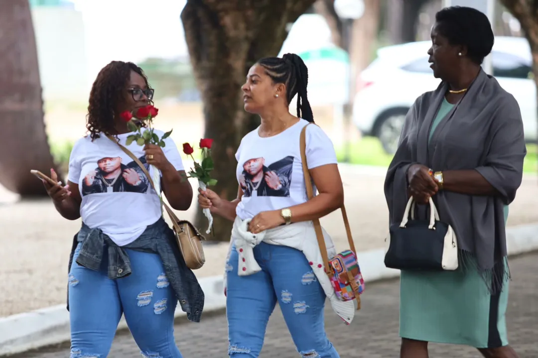 Corpo de MC Marcinho é velado no Cemitério da Penitência, no Caju