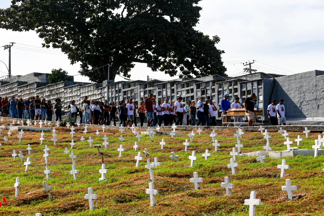 Velório e sepultamento aconteram no cemitério de Santa Cruz