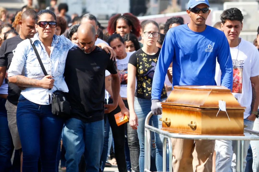 Velório e sepultamento aconteram no cemitério de Santa Cruz