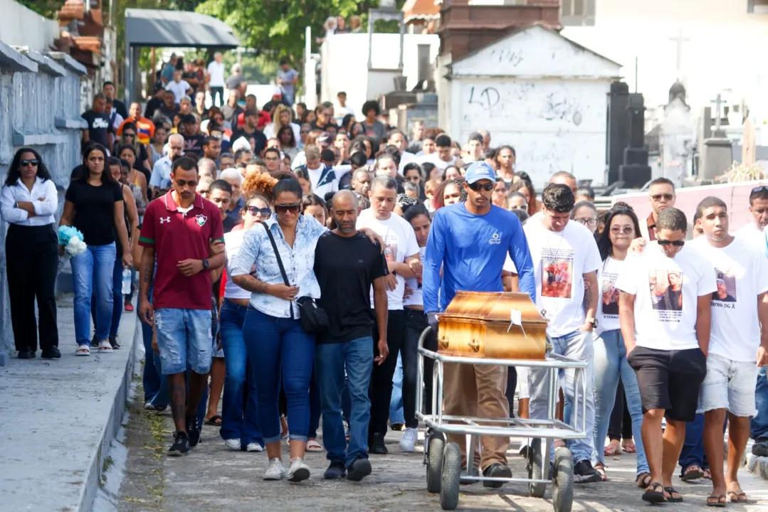 Velório e sepultamento aconteram no cemitério de Santa Cruz