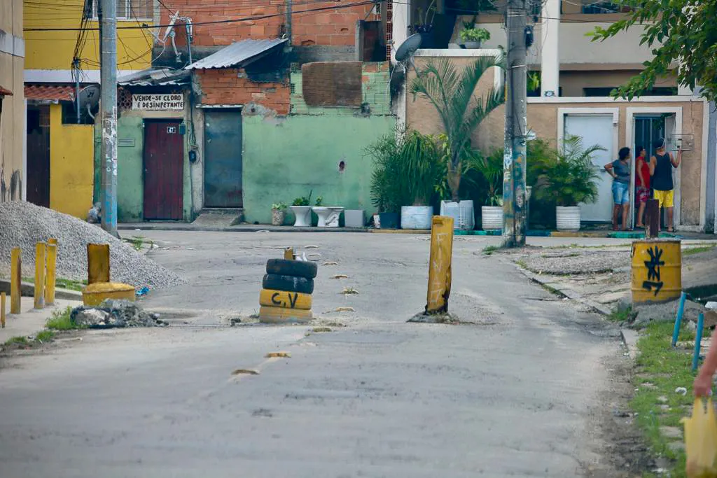 Operação na Cidade de Deus - Pericles Cutrim-