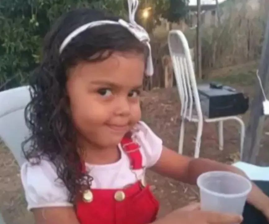 Esther Vitória de Melo Pires, de 5 anos