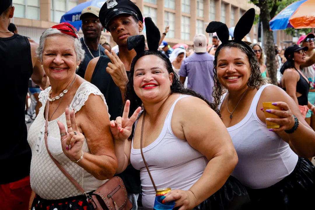 Algumas pessoas saíram de Niterói para curtir o bloco no Rio 