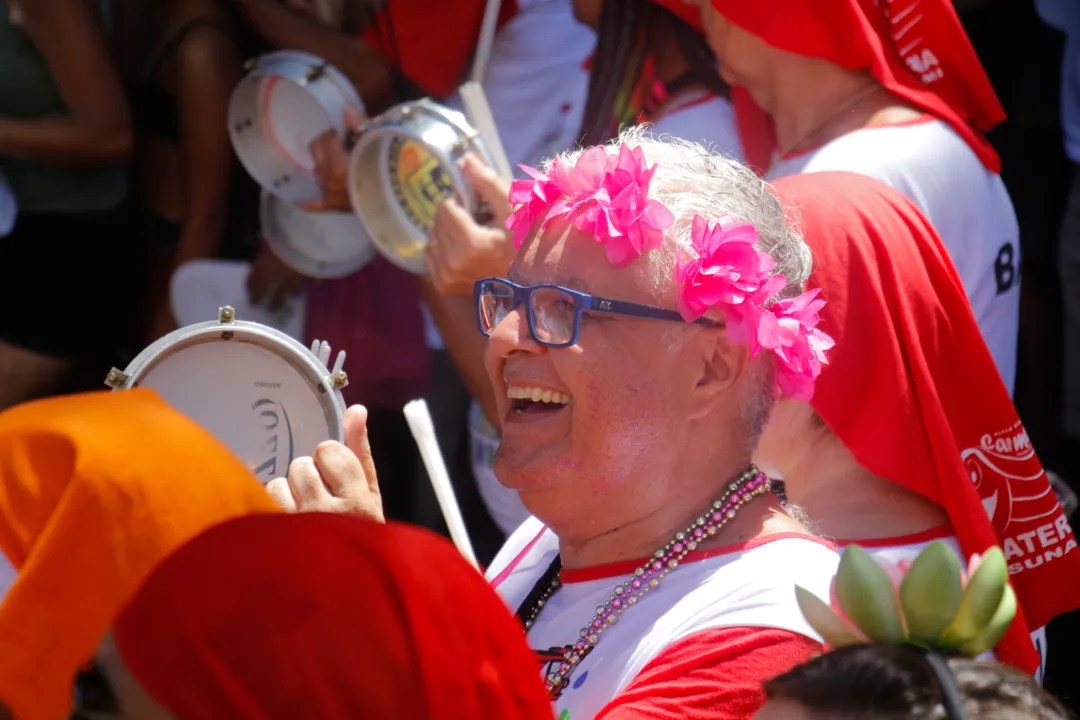 Tradicional bateria do bloco comandou o batuque